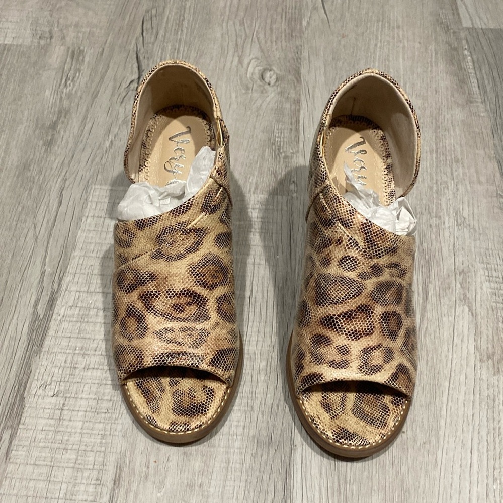 Very G leopard print wedge.